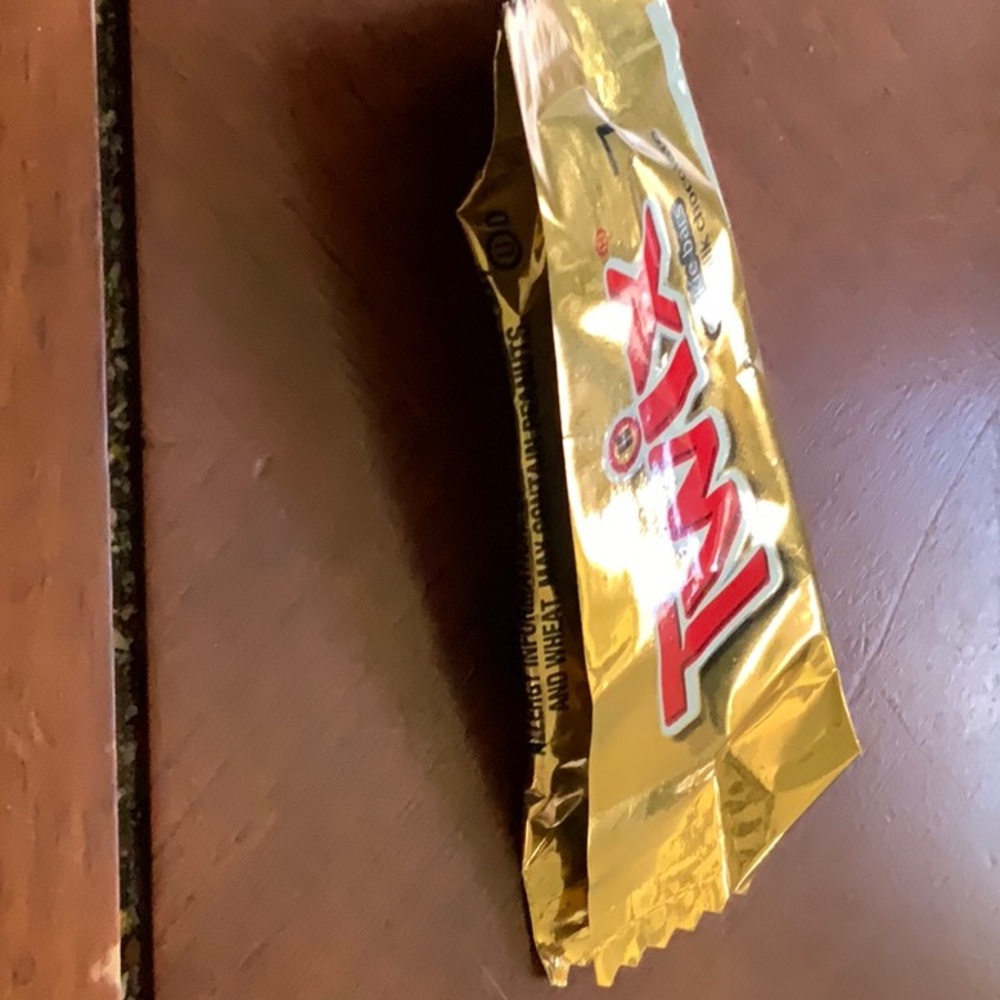 Unpackaged Unopened Twix bar - Picture 4 of 4